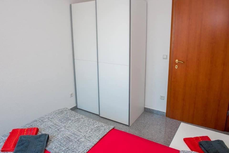 Apartment Vodice - Lovric Экстерьер фото