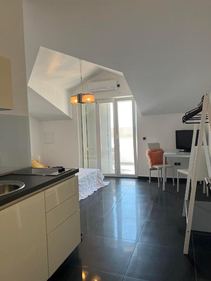 Apartment Vodice - Lovric Экстерьер фото